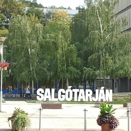 Karancs Apartament *