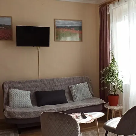 Karancs Apartment *