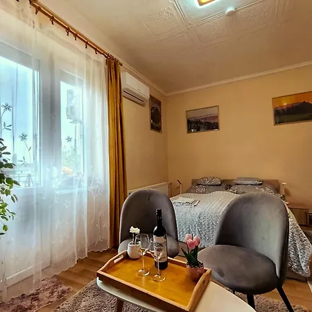 Karancs Apartment *