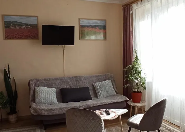 Karancs Apartment *
